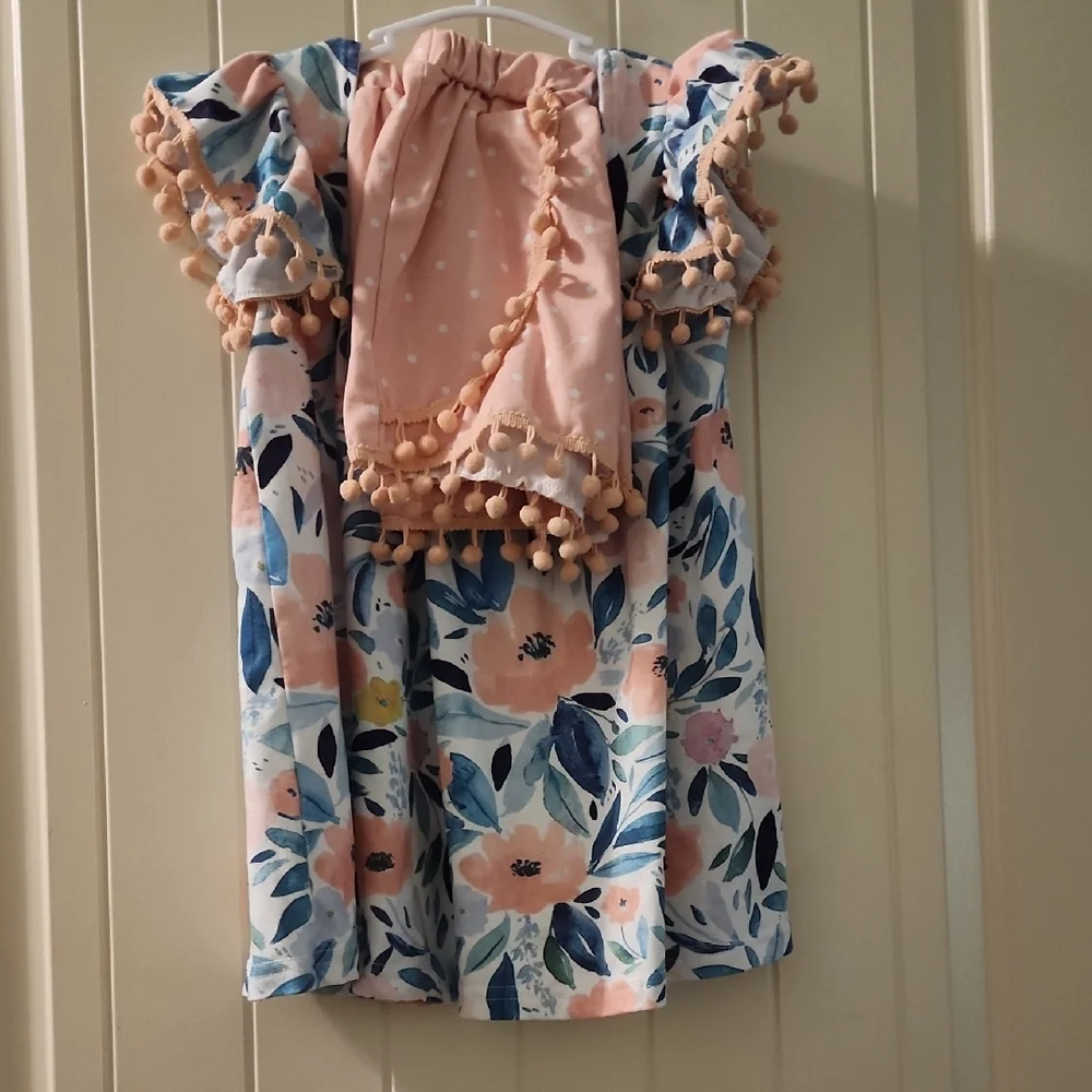 Floral Top And Shorts with Pom Pom Trim‎